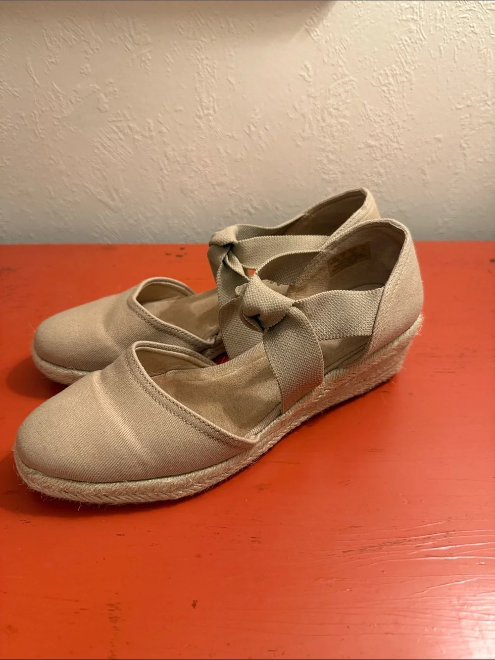 Life Stride Kascade Tan Beige Espadrille Wedge with Ankle Bow size 8.5